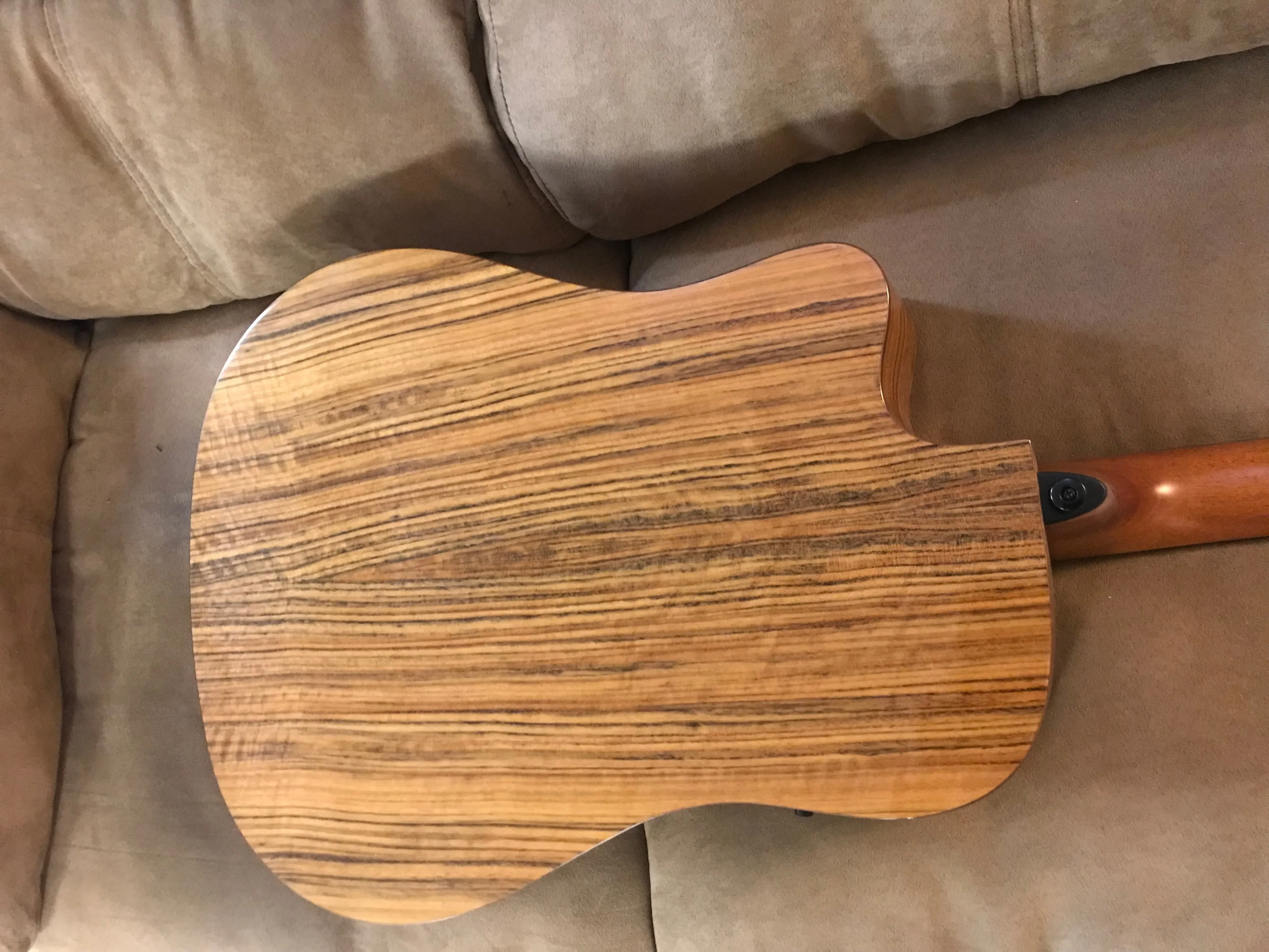 Lâg HyVibe THV20DCE Tramontane Acoustic-Electric Guitar with Lag HyVibe Gig Bag
