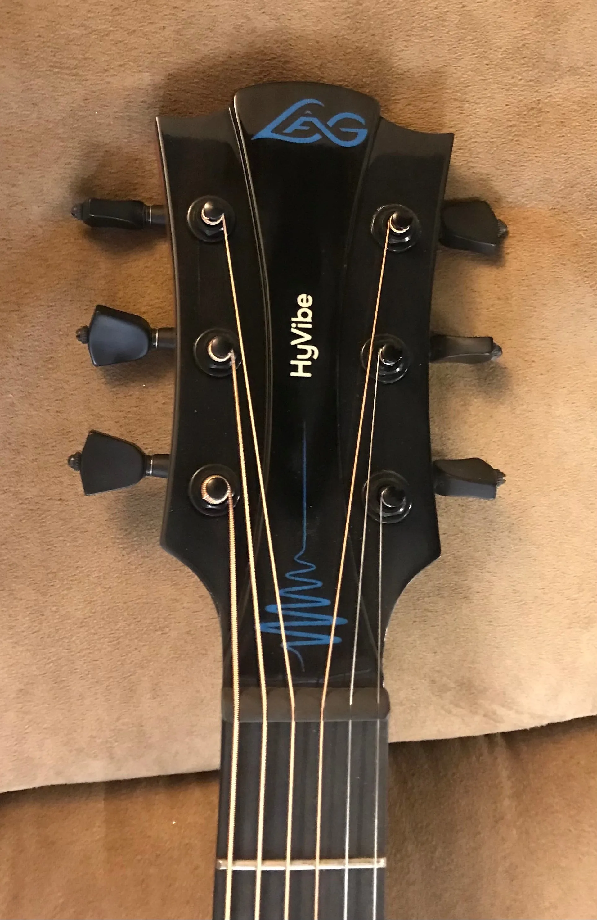 Lâg HyVibe THV20DCE Tramontane Acoustic-Electric Guitar with Lag HyVibe Gig Bag