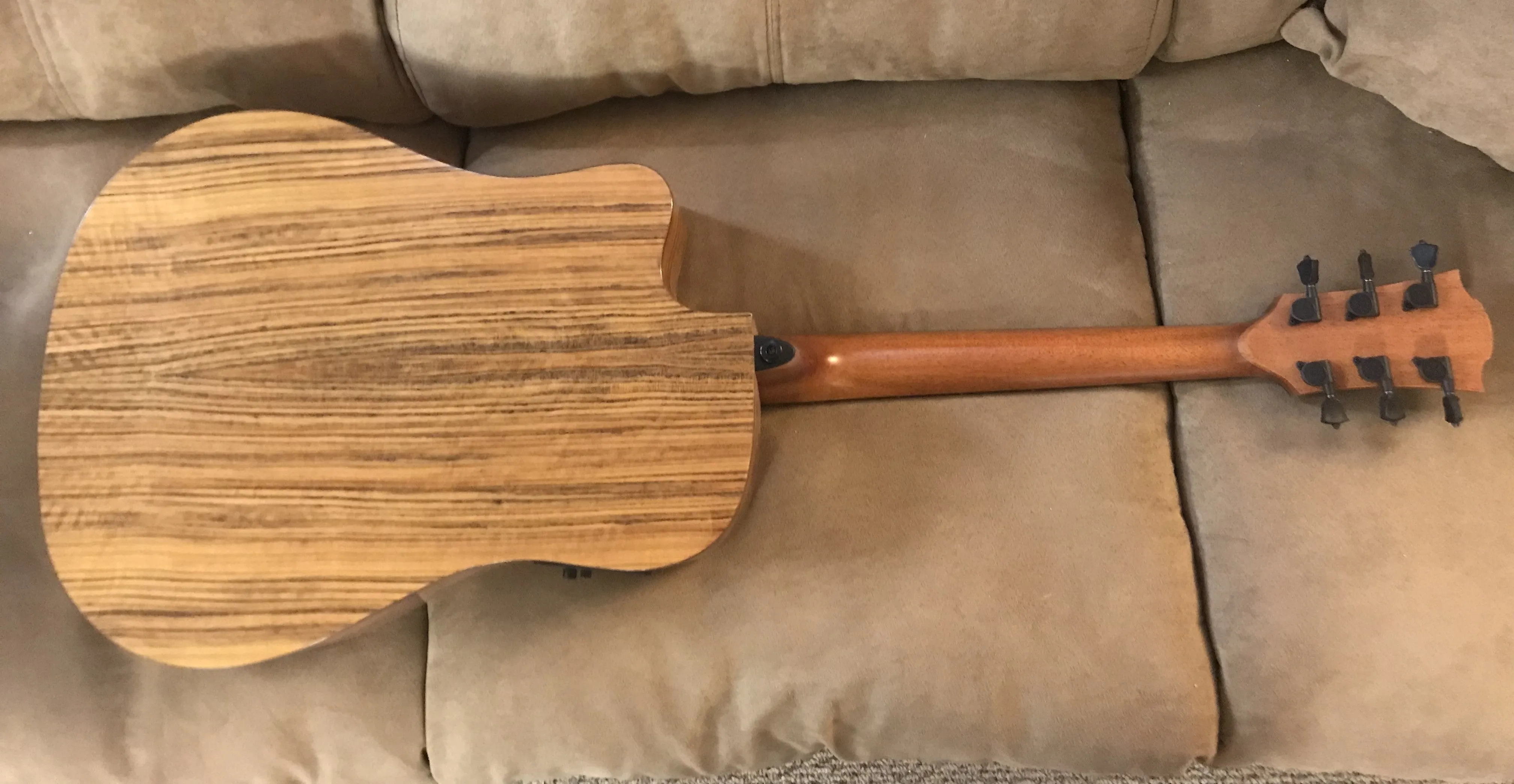 Lâg HyVibe THV20DCE Tramontane Acoustic-Electric Guitar with Lag HyVibe Gig Bag
